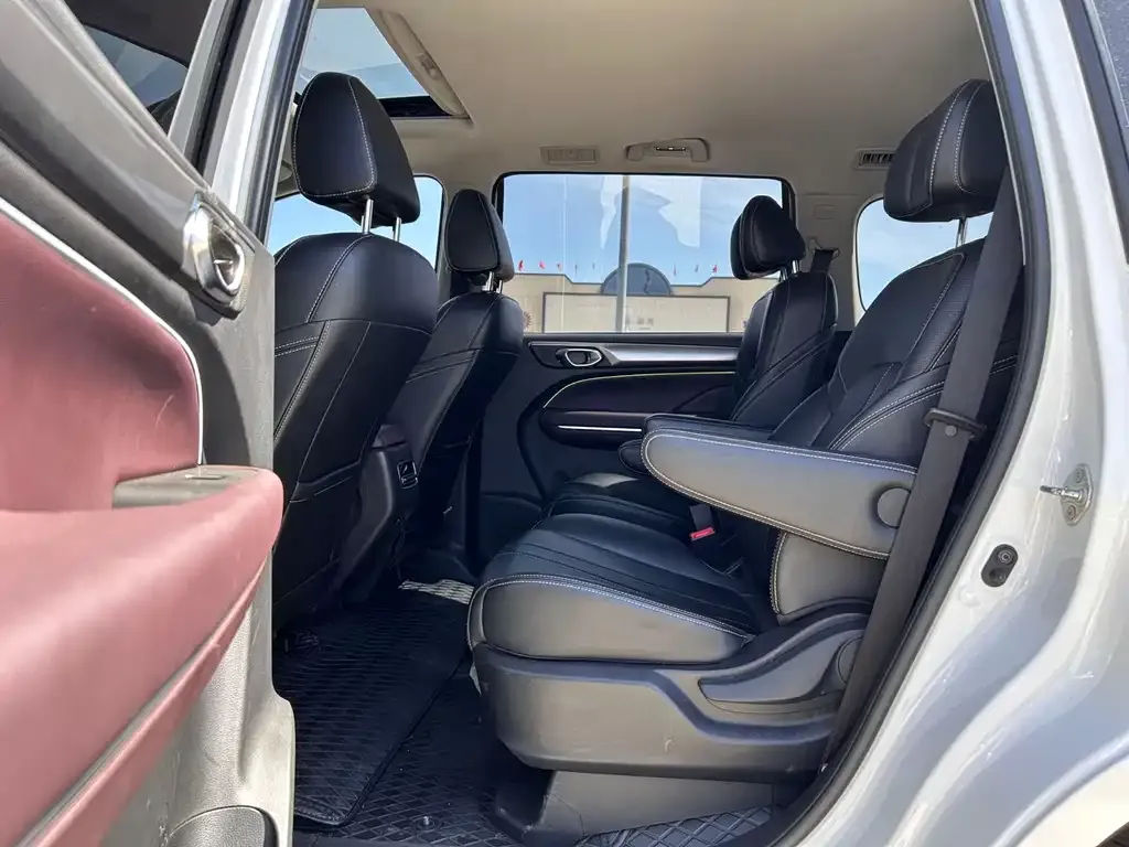 GAC Motor Trumpchi M6 — фото 10