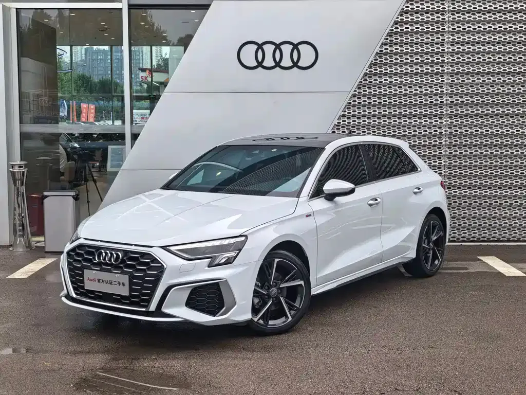 Audi A3 — фото 1