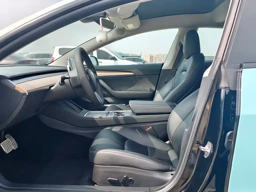 Tesla Model 3 — фото 4