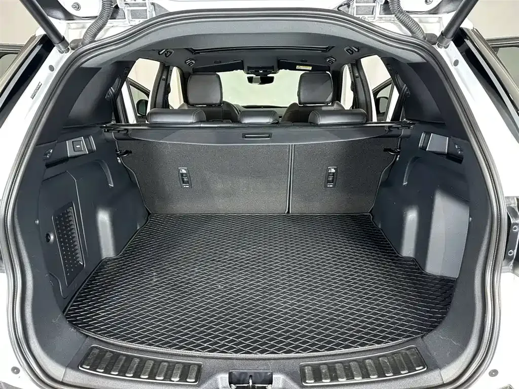 Land Rover Discovery Sport — фото 9