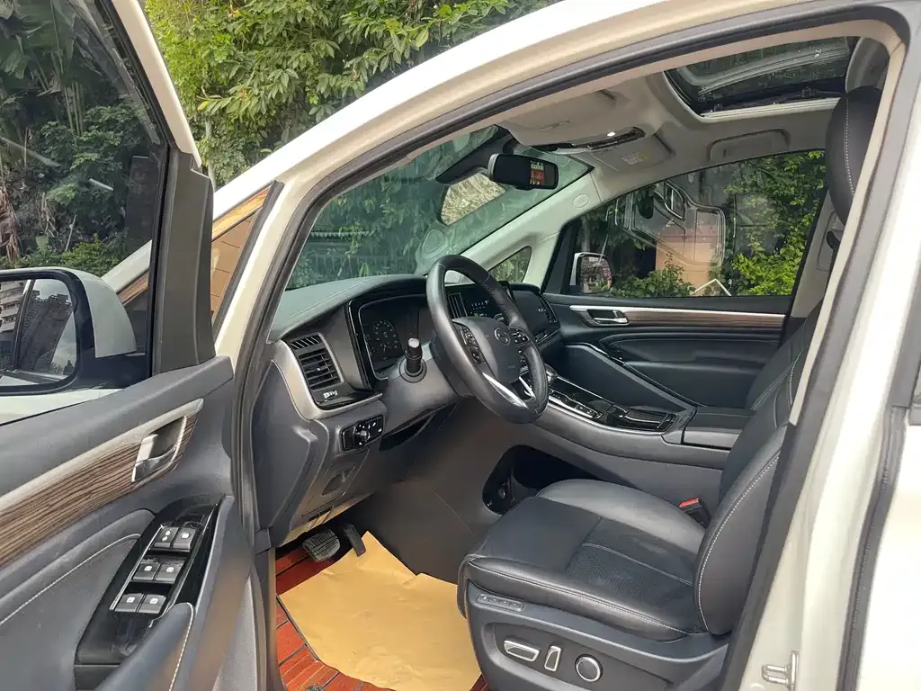 GAC Motor Trumpchi M8 — фото 10