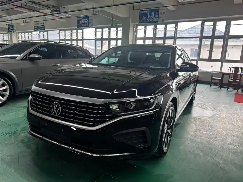 Volkswagen Passat — фото 1