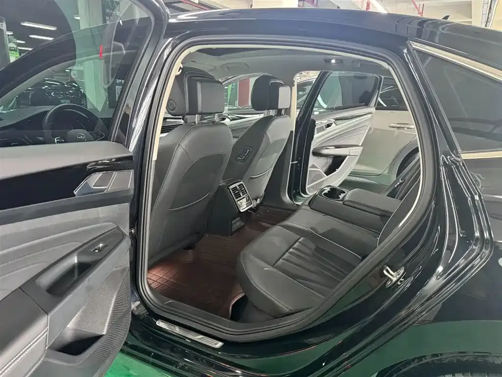 Volkswagen Passat — фото 4
