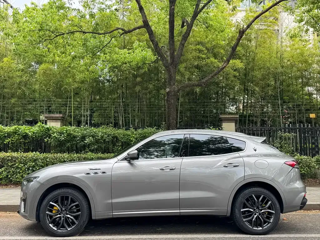 Maserati Levante — фото 9