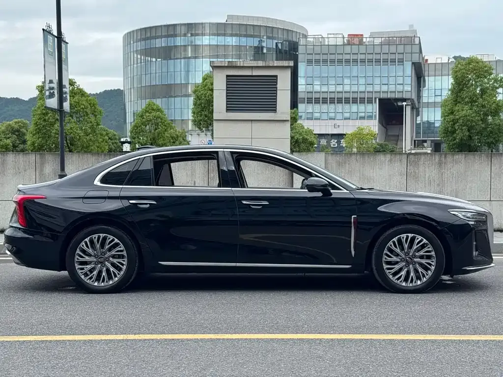 Hongqi H5 — фото 10