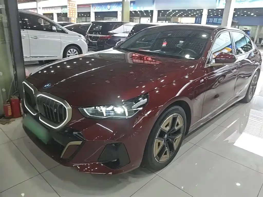 BMW i5 — фото 1