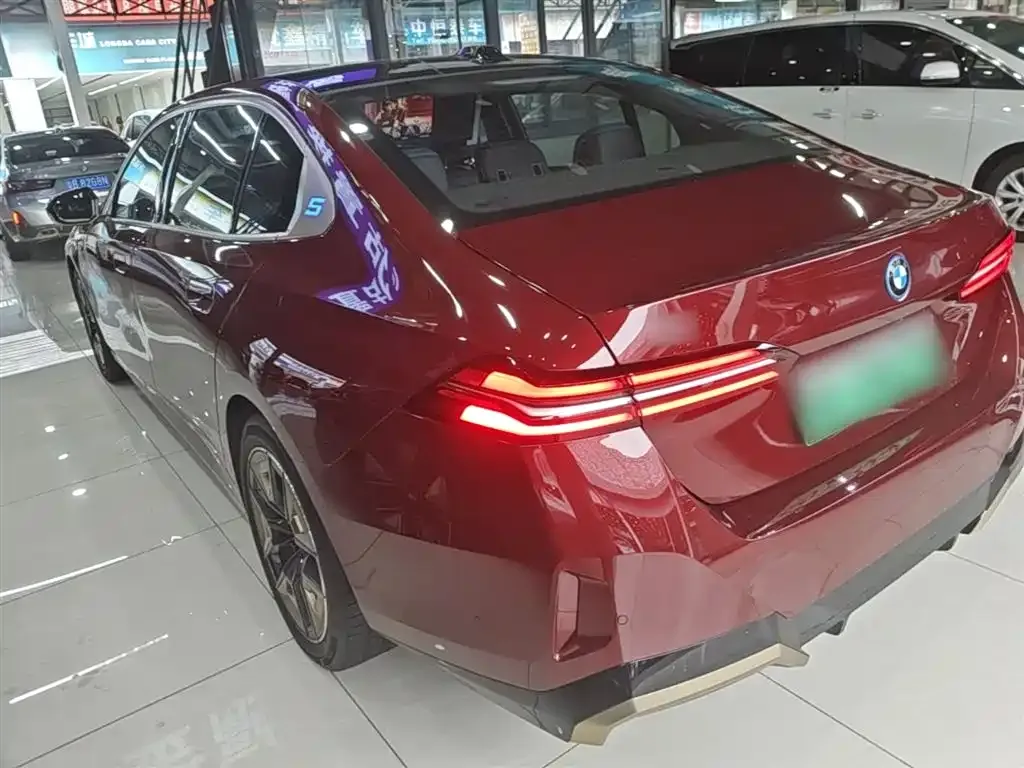 BMW i5 — фото 3