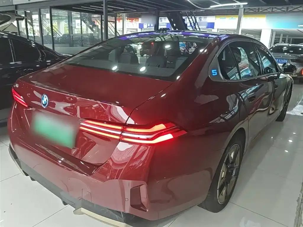 BMW i5 — фото 9