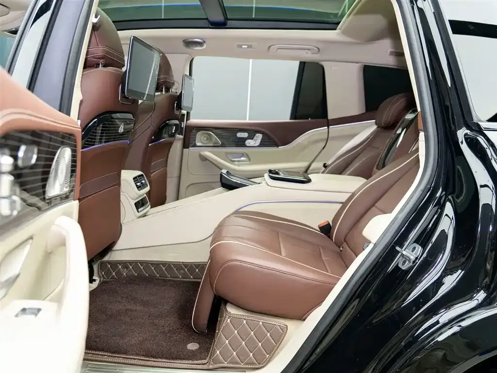 Mercedes-Benz GLS — фото 10