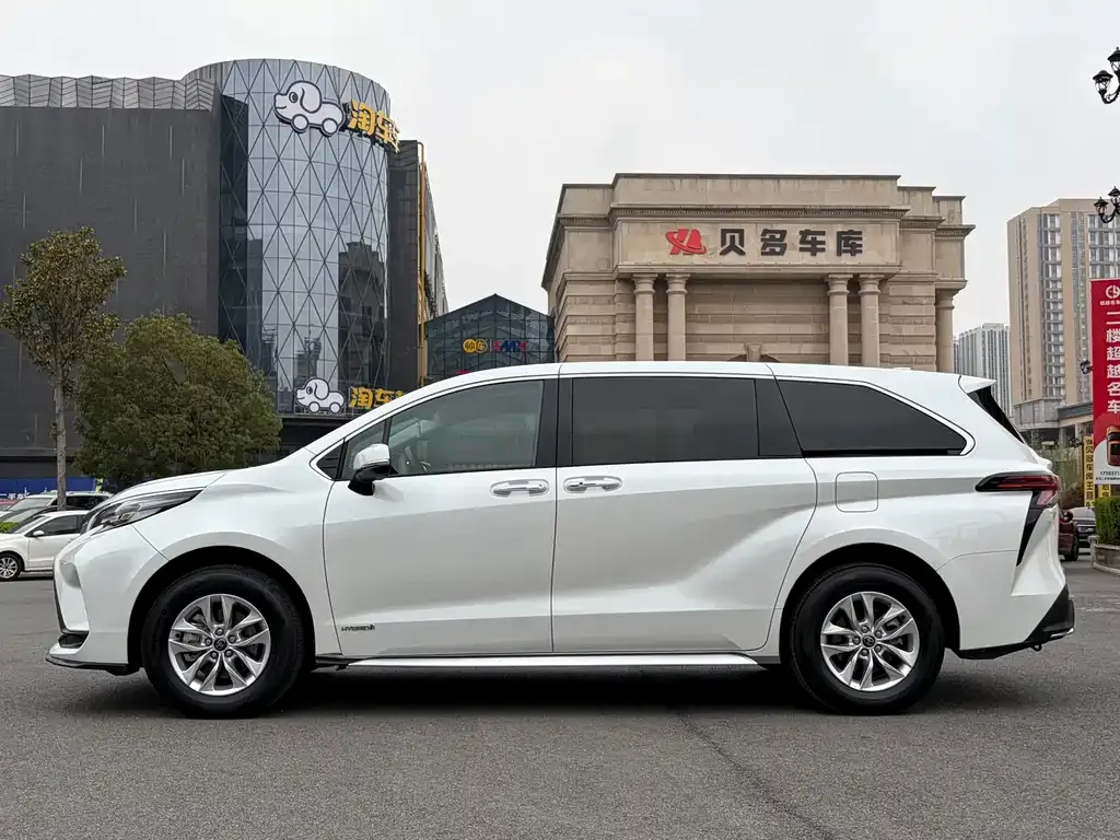 Toyota Granvia 2024 из CN, фото 7