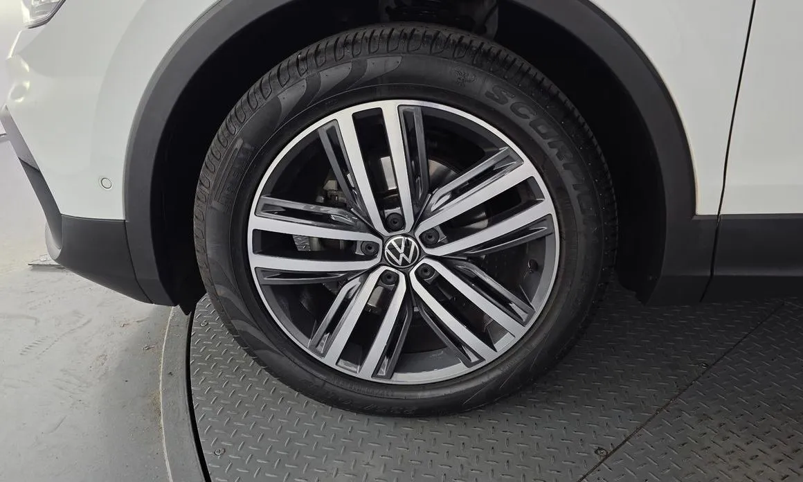 Volkswagen Tiguan 2021 из KR, фото 8