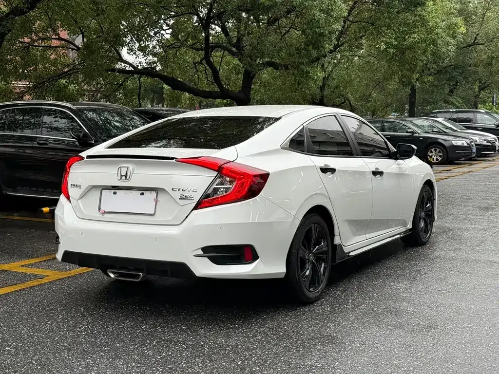 Honda Civic — фото 8