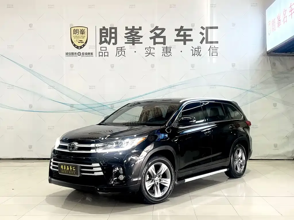 Toyota Highlander — фото 1