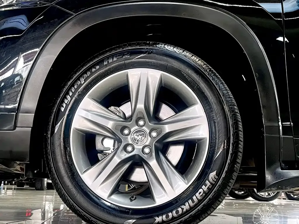 Toyota Highlander — фото 4