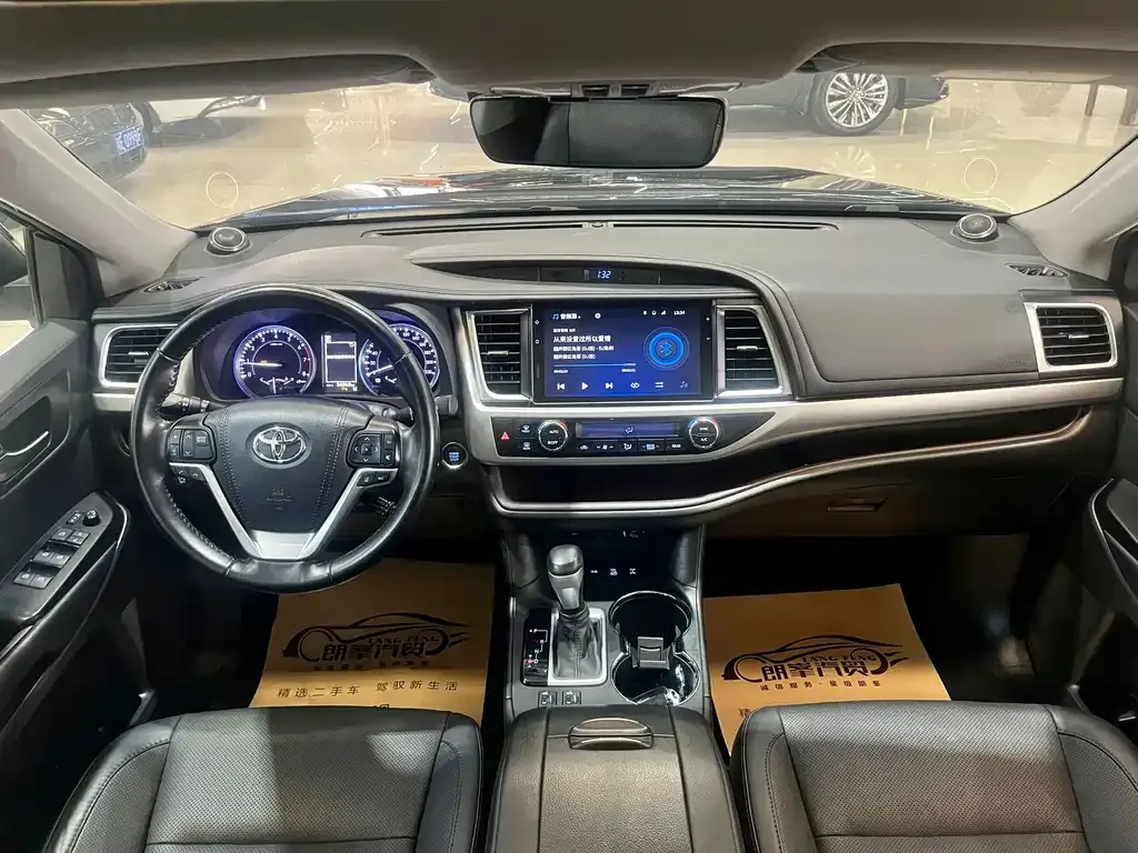 Toyota Highlander — фото 5