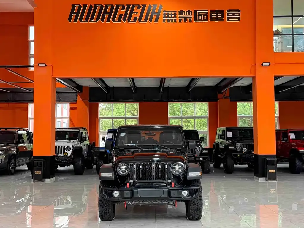 Jeep Wrangler — фото 8