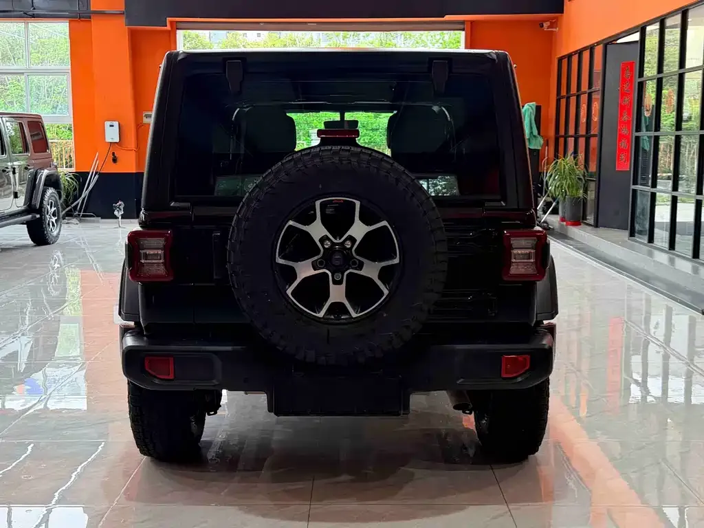 Jeep Wrangler — фото 6
