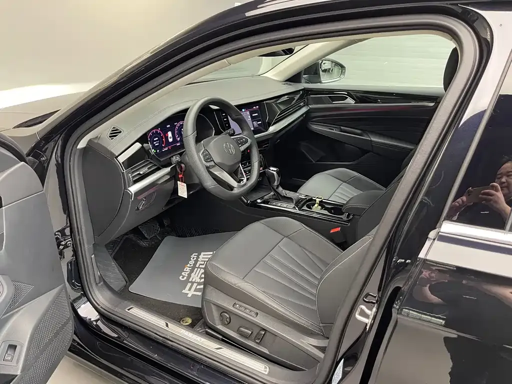 Volkswagen Passat — фото 10