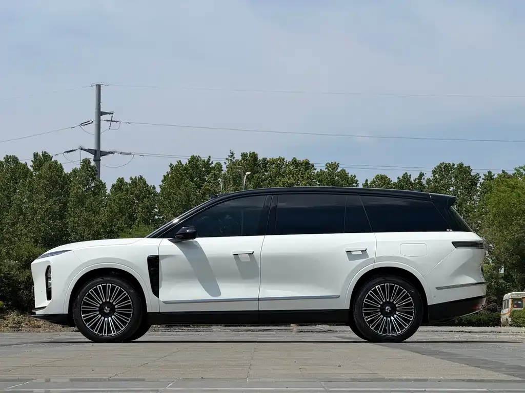 NIO ES8 — фото 10