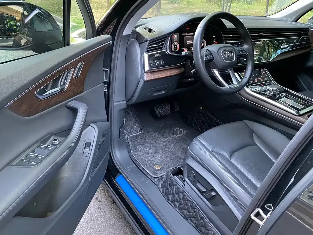 Audi Q7 2023 из CN, фото 6