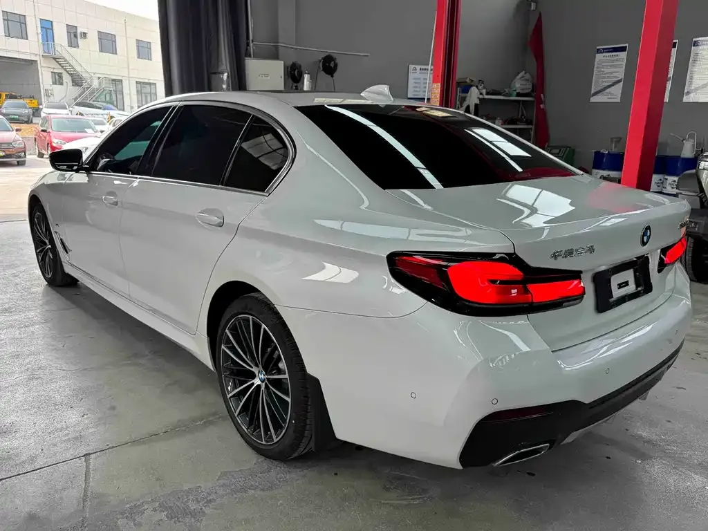 BMW 5 Series — фото 3