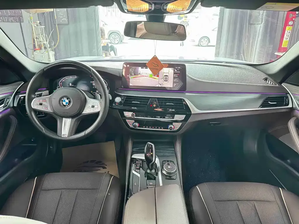 BMW 5 Series — фото 4