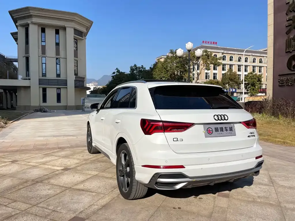 Audi Q3 — фото 6