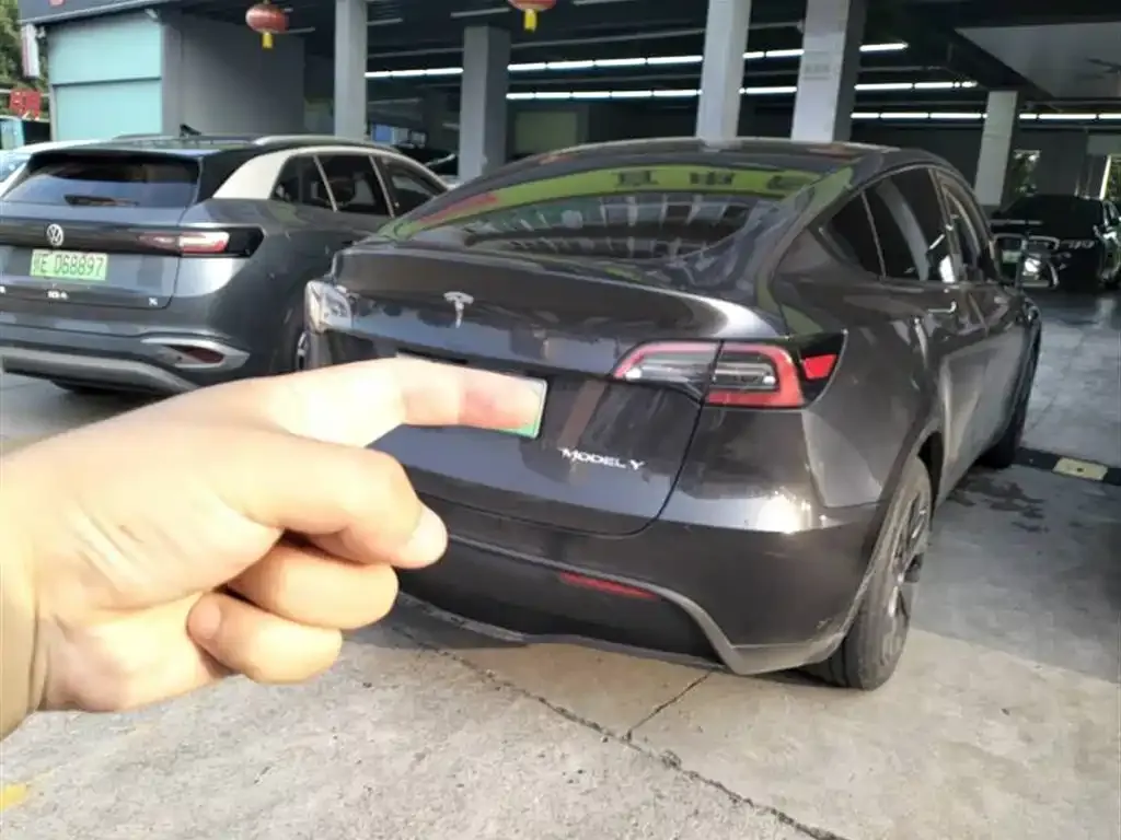 Tesla Model Y — фото 5