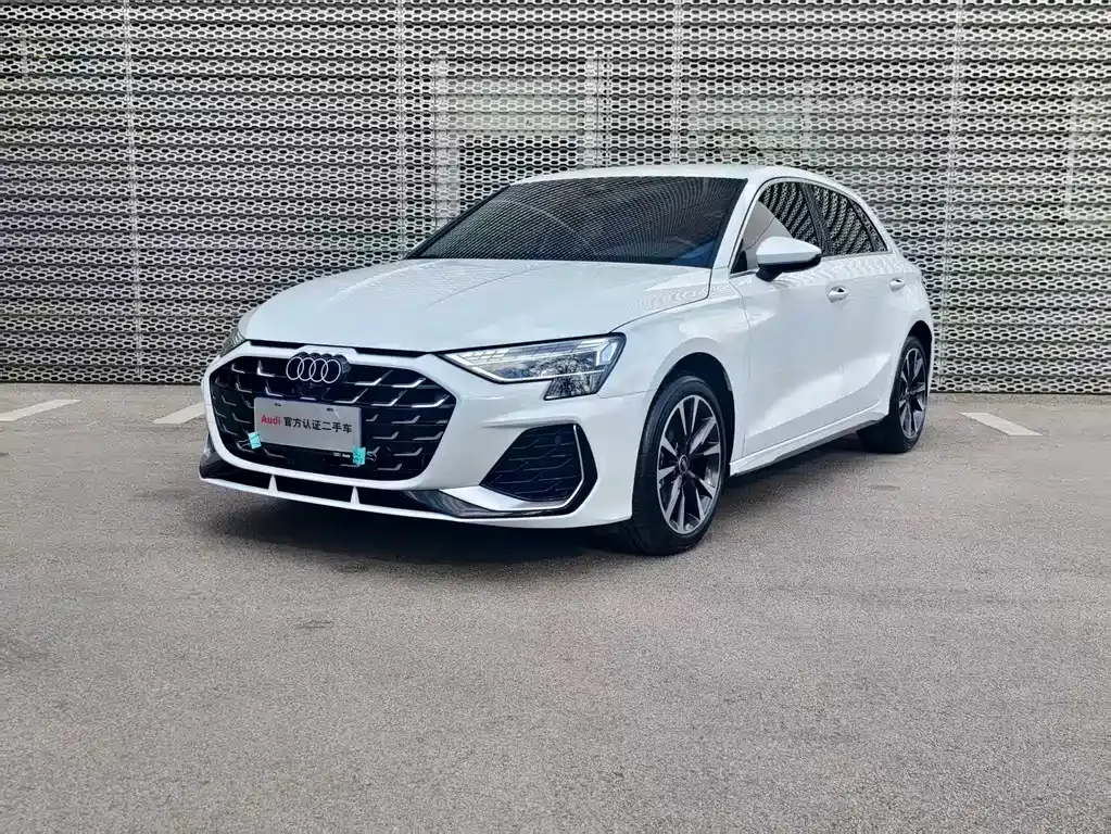 Audi A3 — фото 1