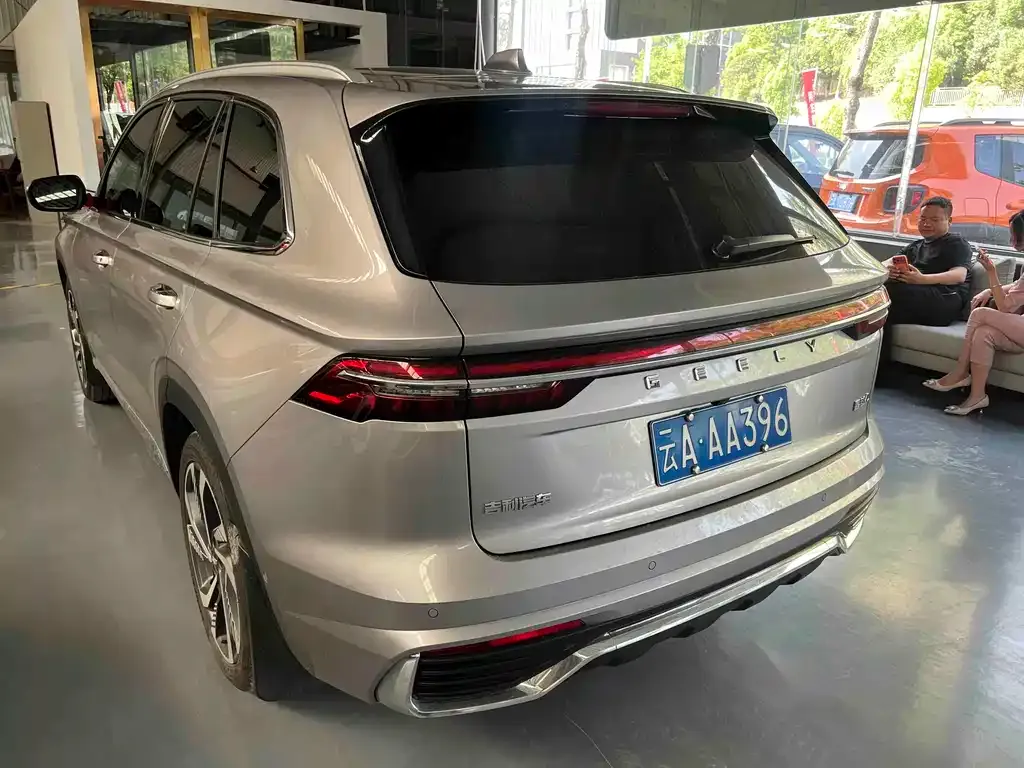 Geely Xingyue L — фото 10
