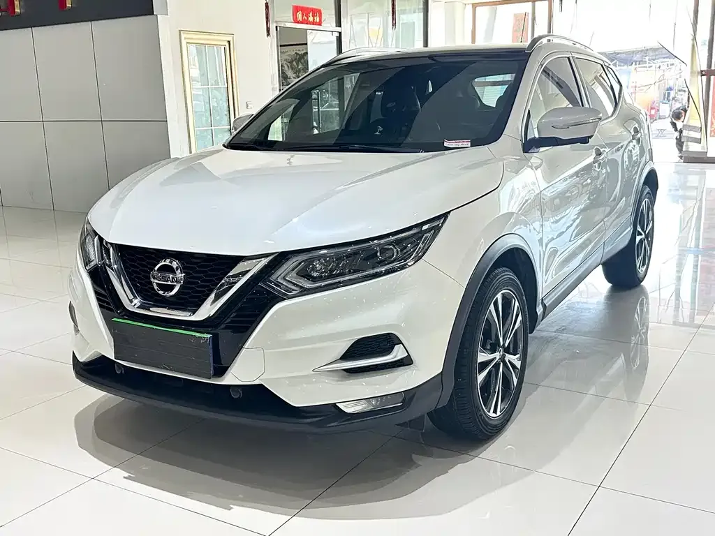 Nissan Qashqai — фото 1