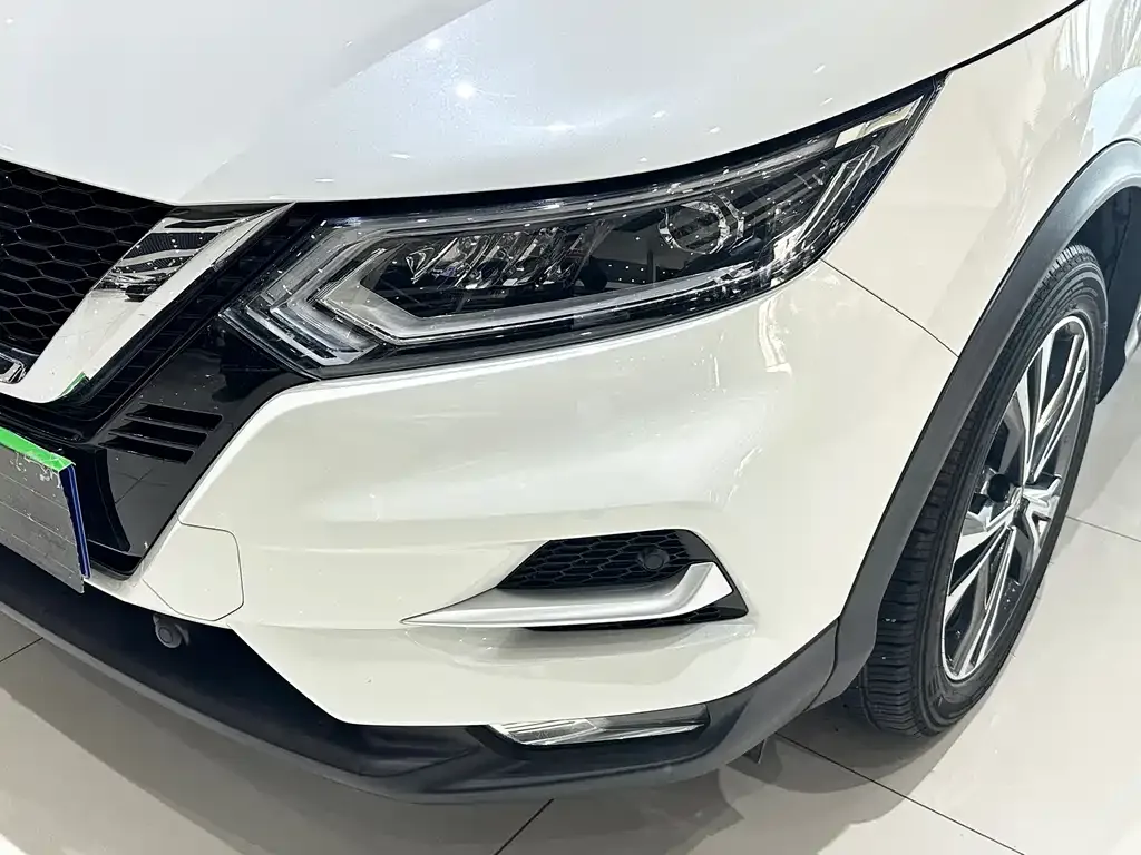 Nissan Qashqai — фото 2