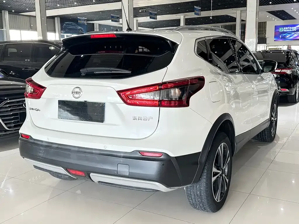 Nissan Qashqai — фото 6