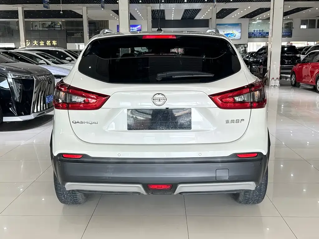 Nissan Qashqai — фото 8