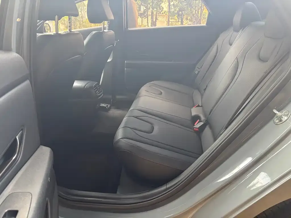 Hyundai Elantra 2022 из CN, фото 5