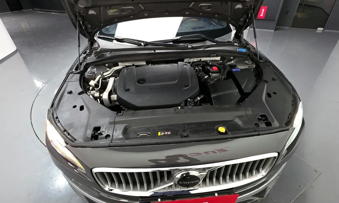 Volvo S90 — фото 10