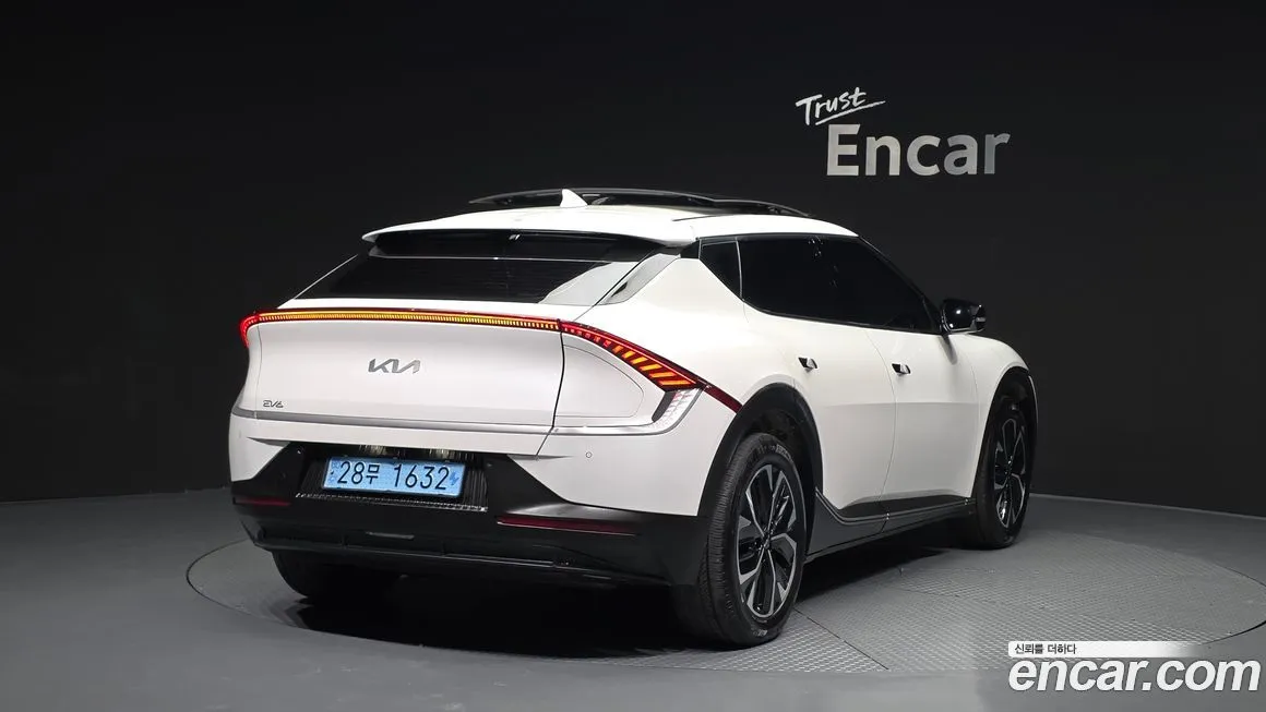 Kia EV6 2023 из KR, фото 2