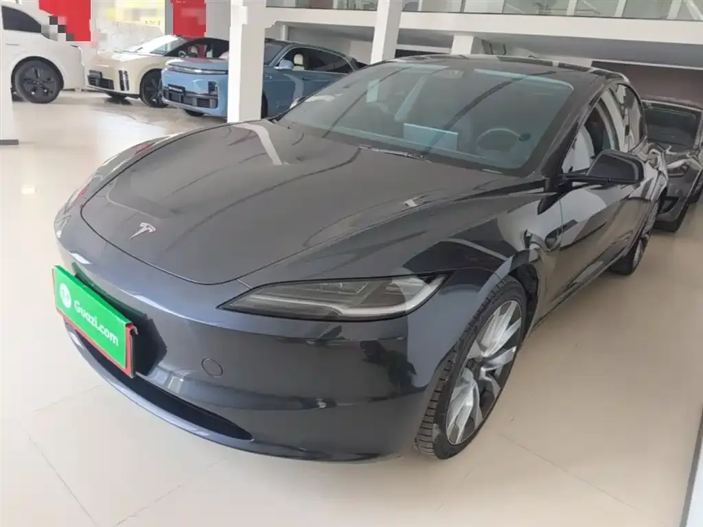 Tesla Model 3 — фото 9