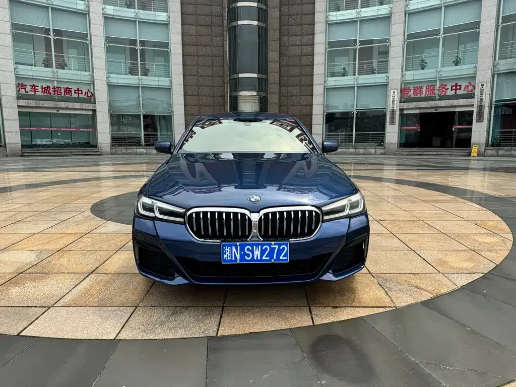 BMW 5 Series — фото 9