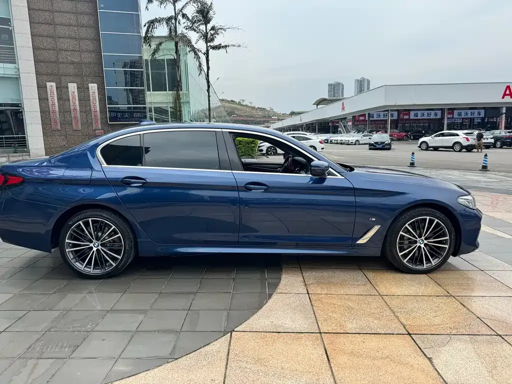 BMW 5 Series — фото 10