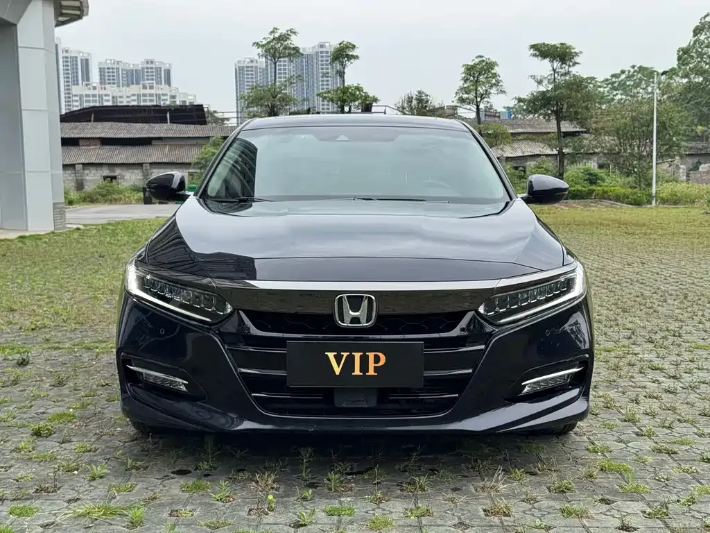 Honda Accord — фото 9