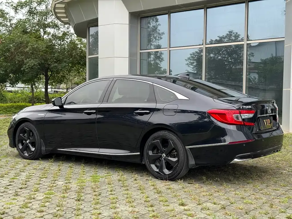 Honda Accord — фото 7