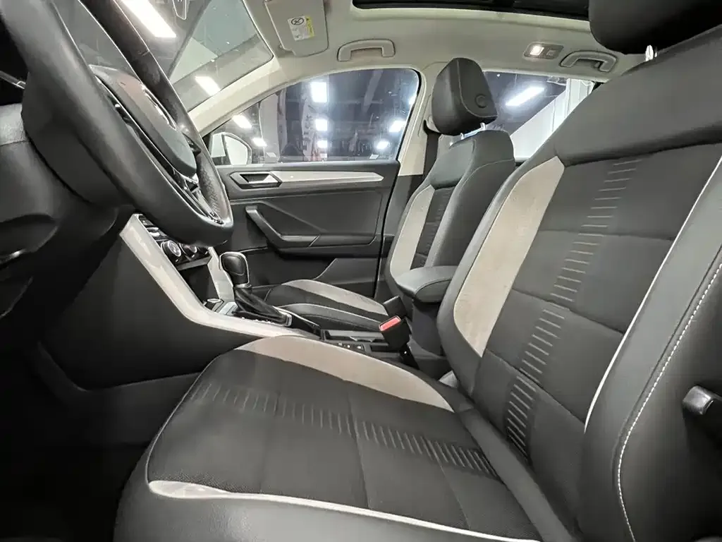 Volkswagen T-Roc 2023 из CN, фото 10
