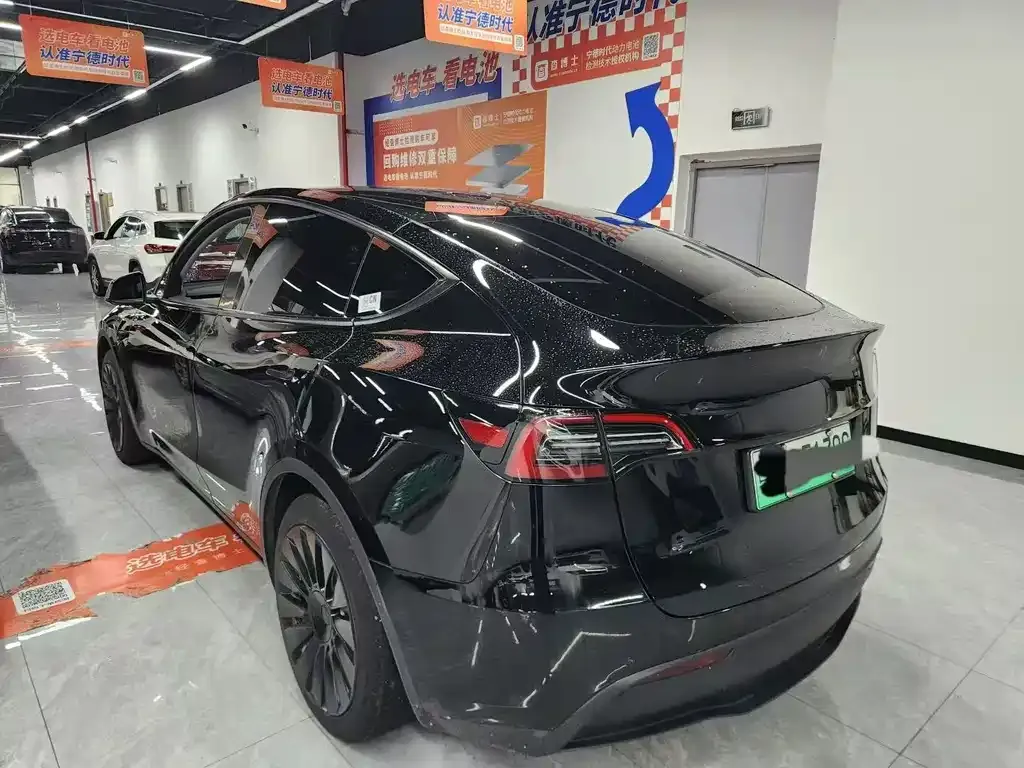 Tesla Model Y — фото 9