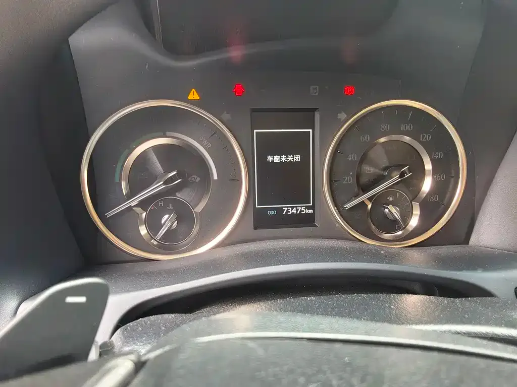 Toyota Alphard — фото 8