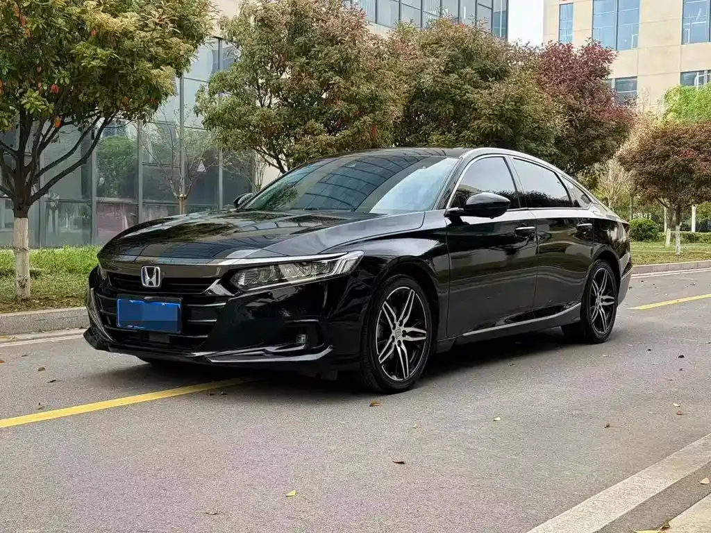 Honda Accord — фото 1