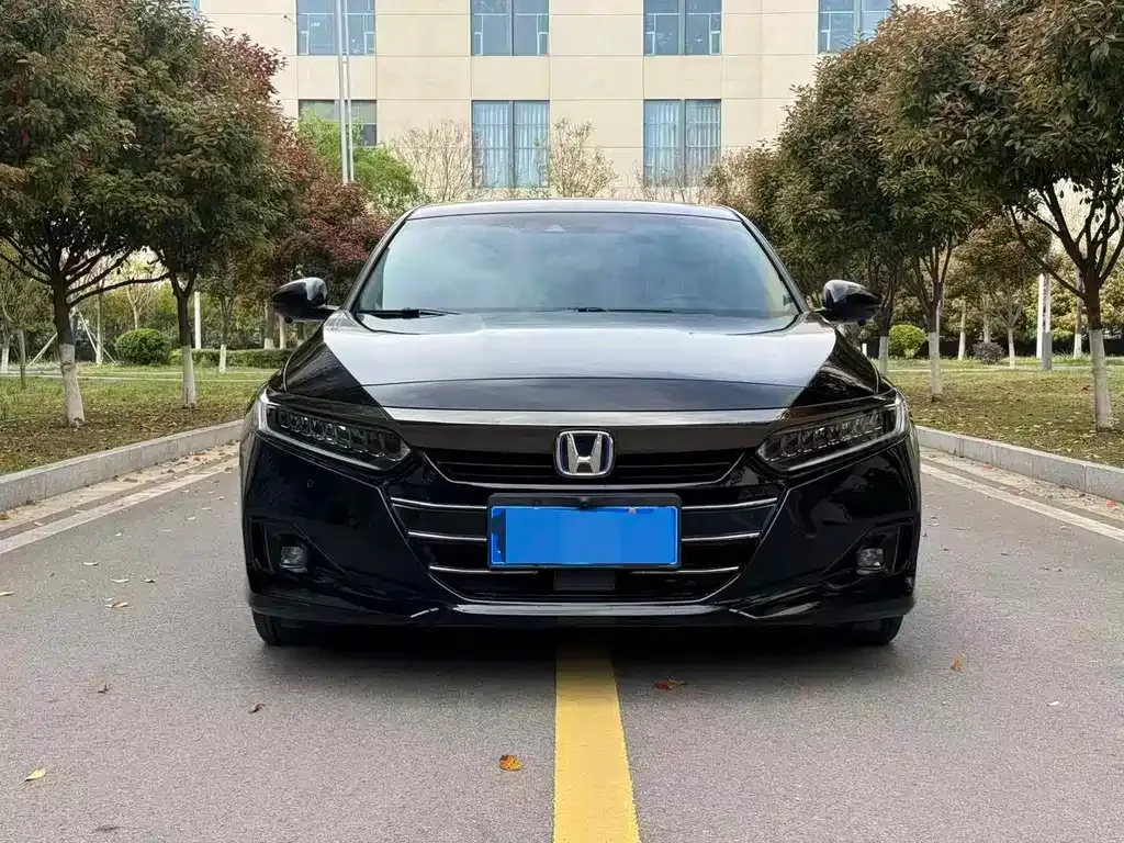 Honda Accord — фото 10