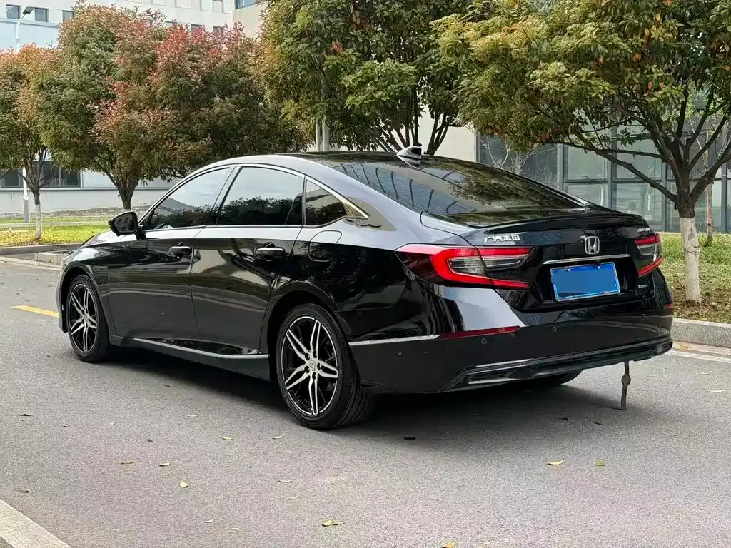 Honda Accord — фото 6