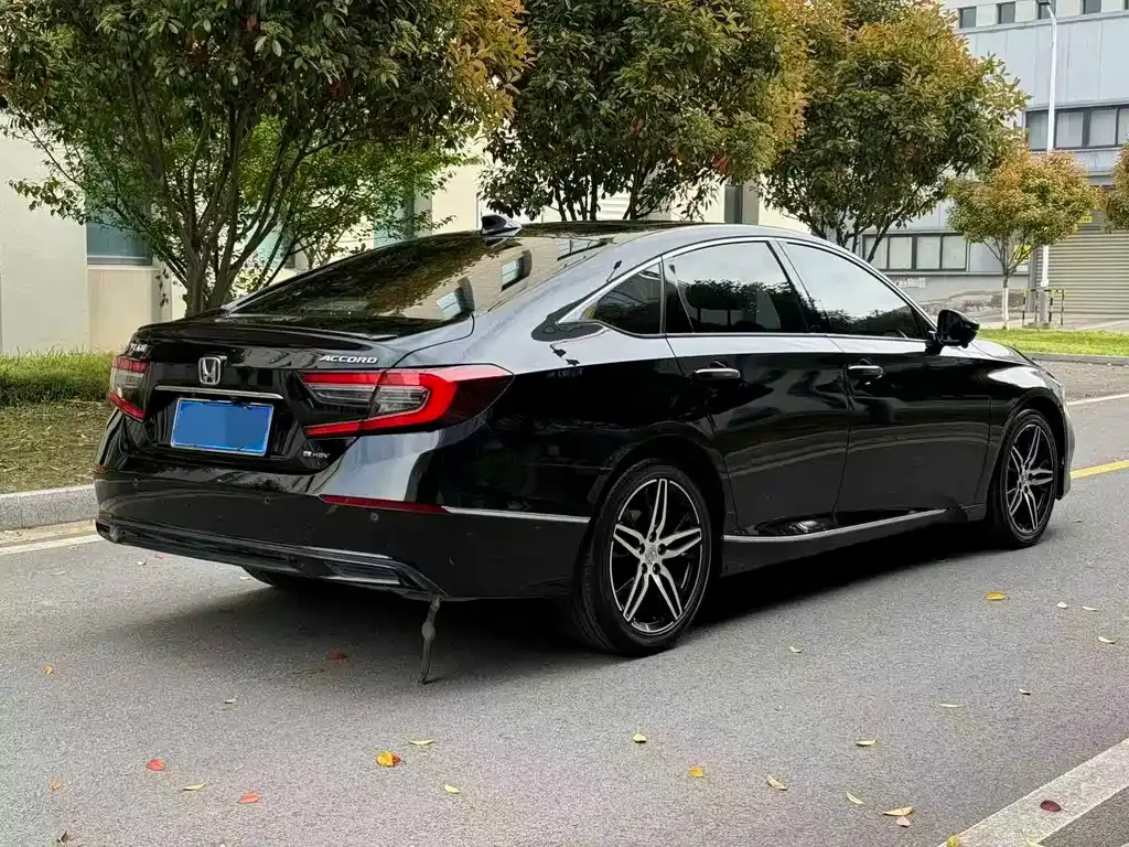 Honda Accord — фото 9