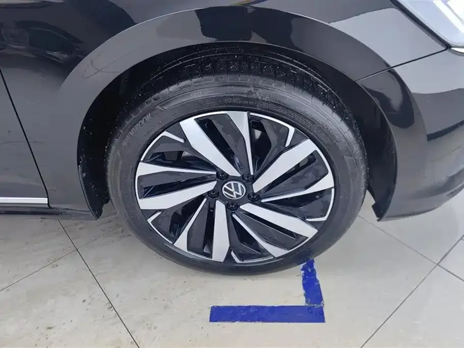 Volkswagen Passat — фото 10